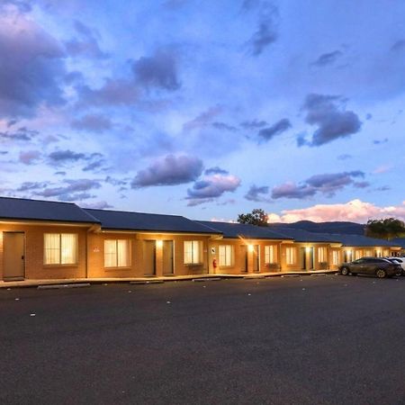 Edward Parry Motel And Apartments Тамуърт Екстериор снимка