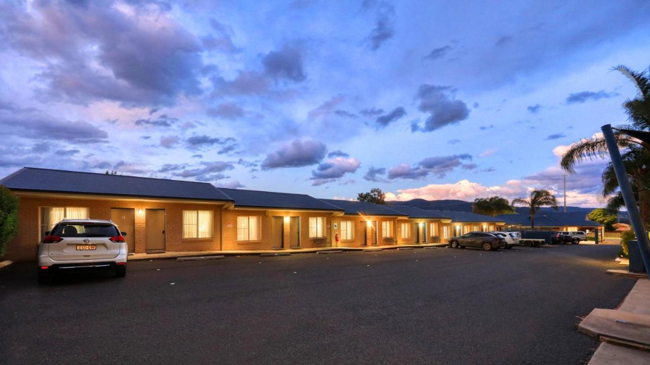 Edward Parry Motel And Apartments Тамуърт Екстериор снимка