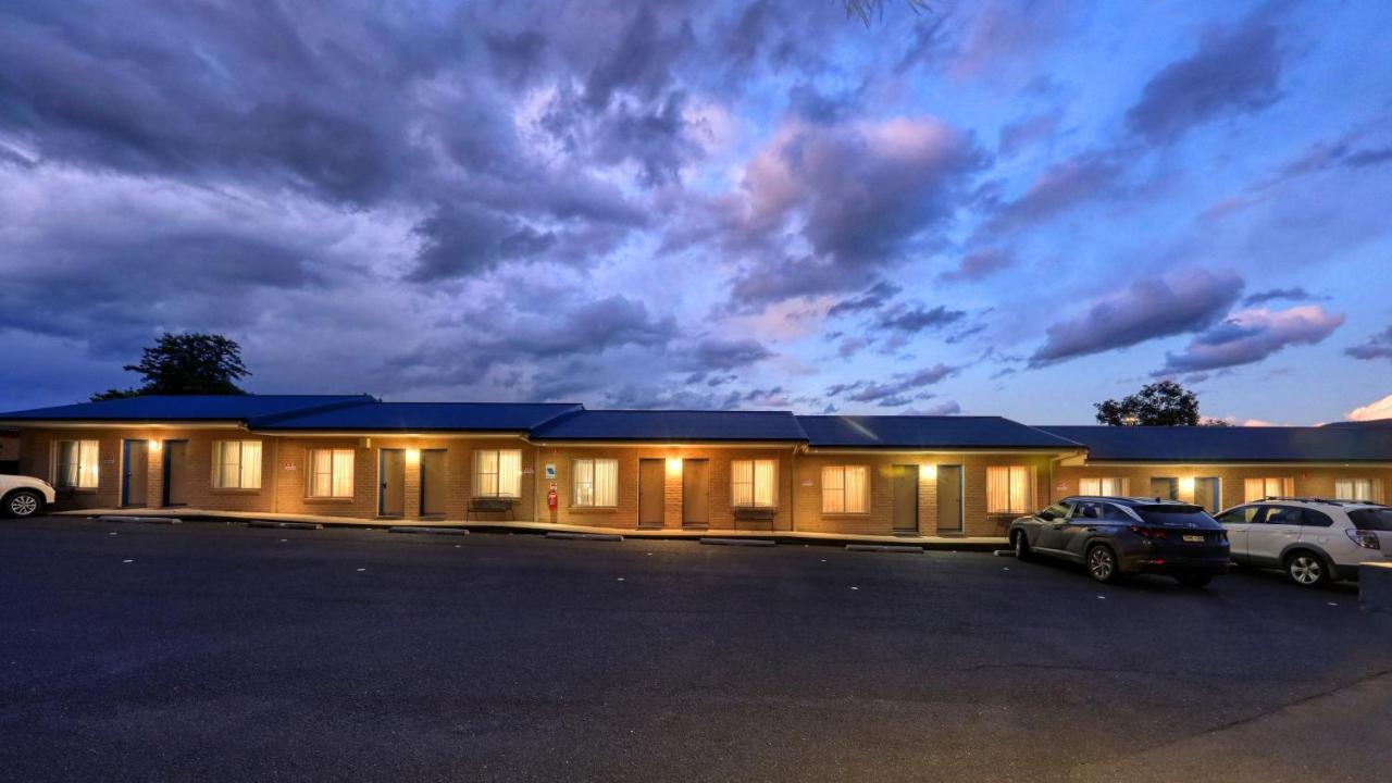 Edward Parry Motel And Apartments Тамуърт Екстериор снимка