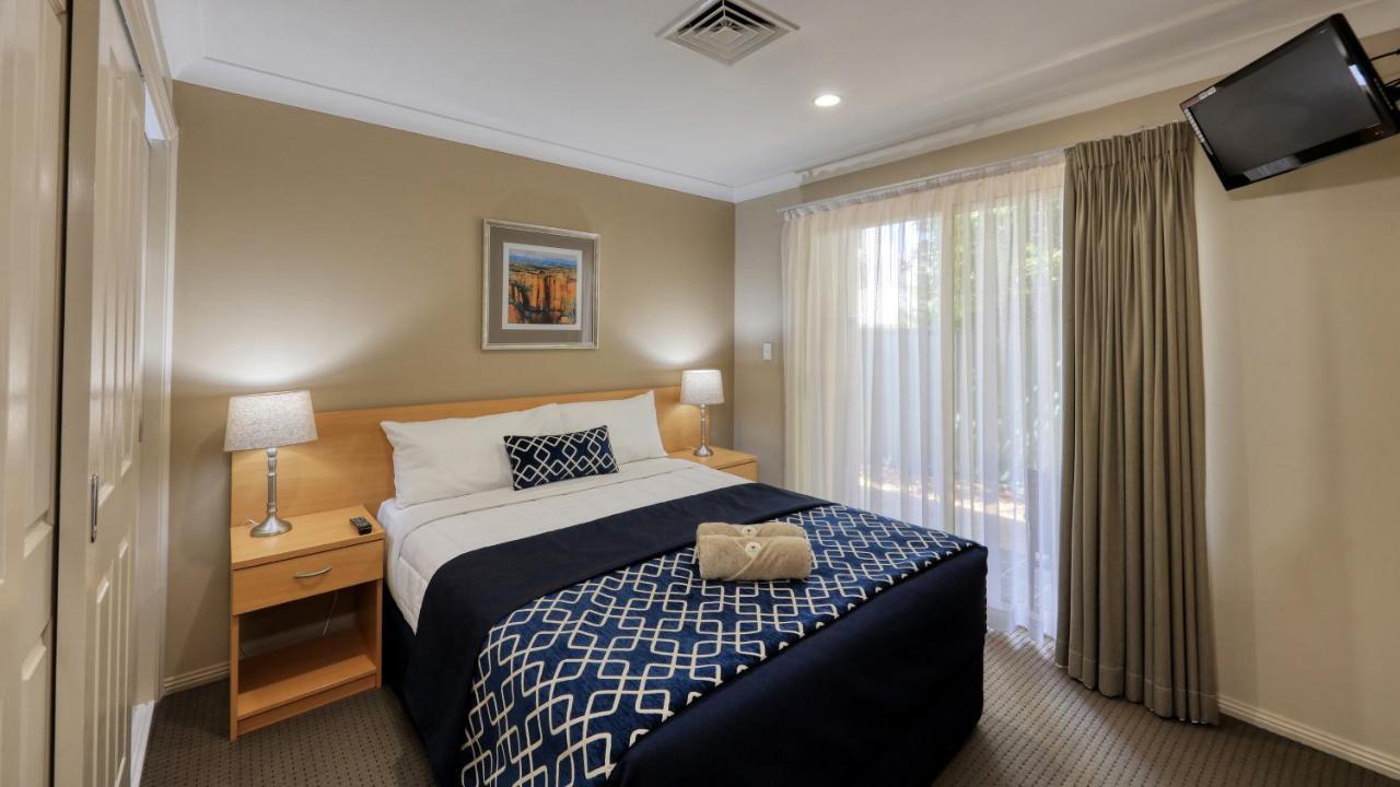 Edward Parry Motel And Apartments Тамуърт Екстериор снимка