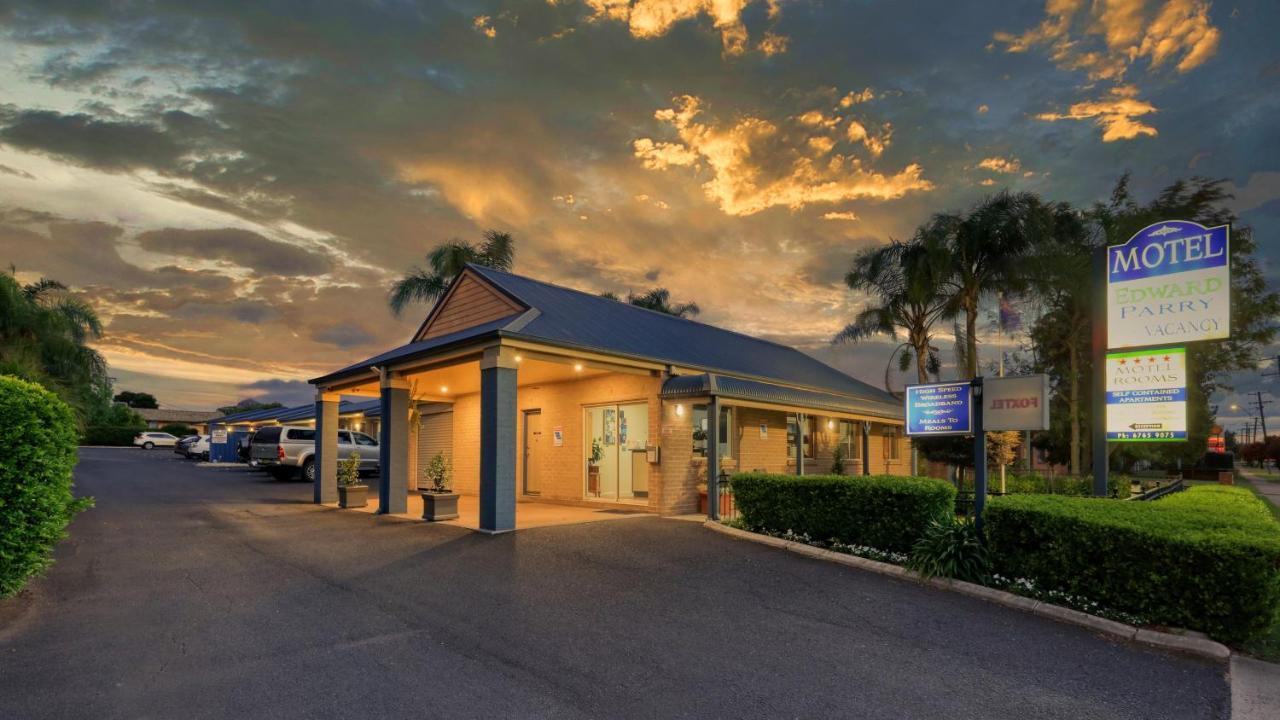 Edward Parry Motel And Apartments Тамуърт Екстериор снимка