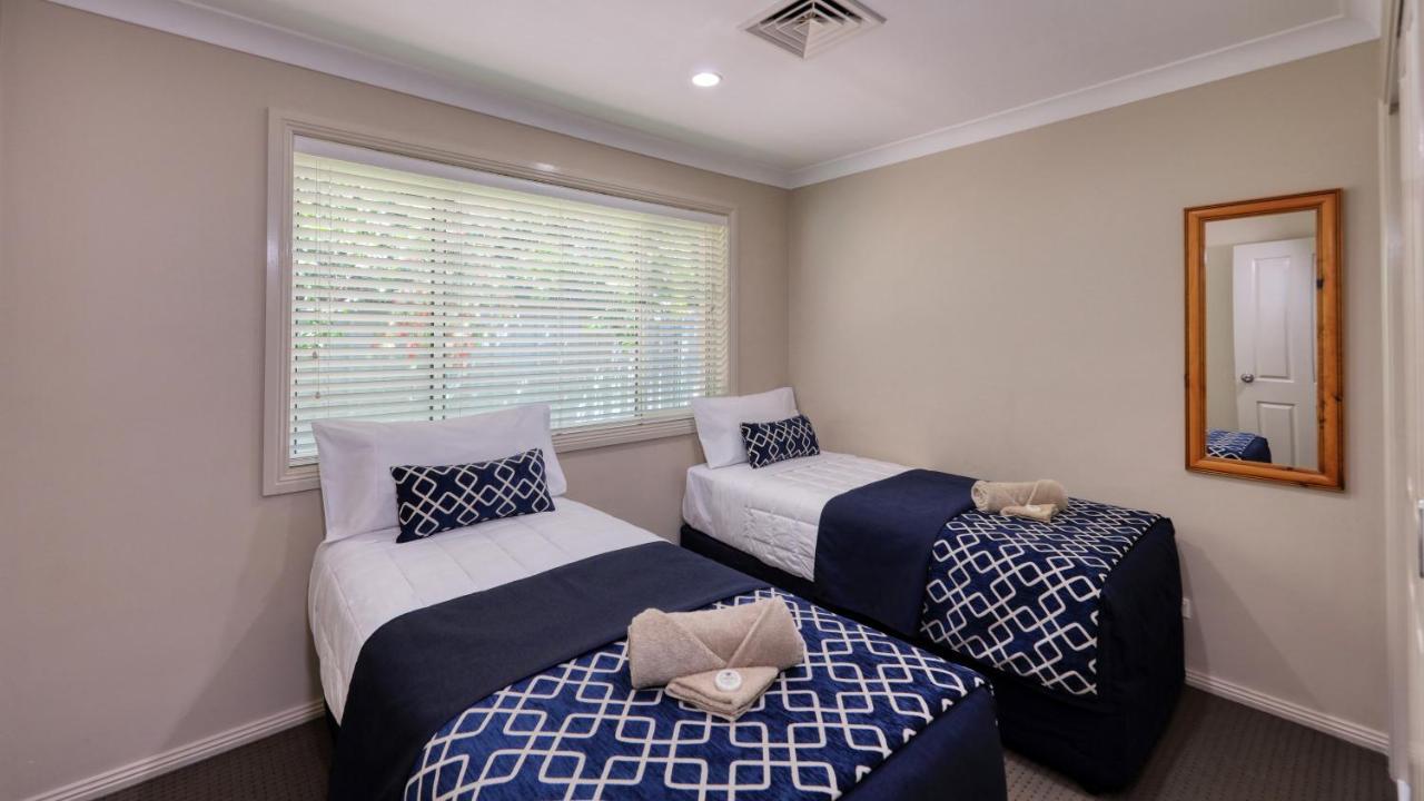 Edward Parry Motel And Apartments Тамуърт Екстериор снимка