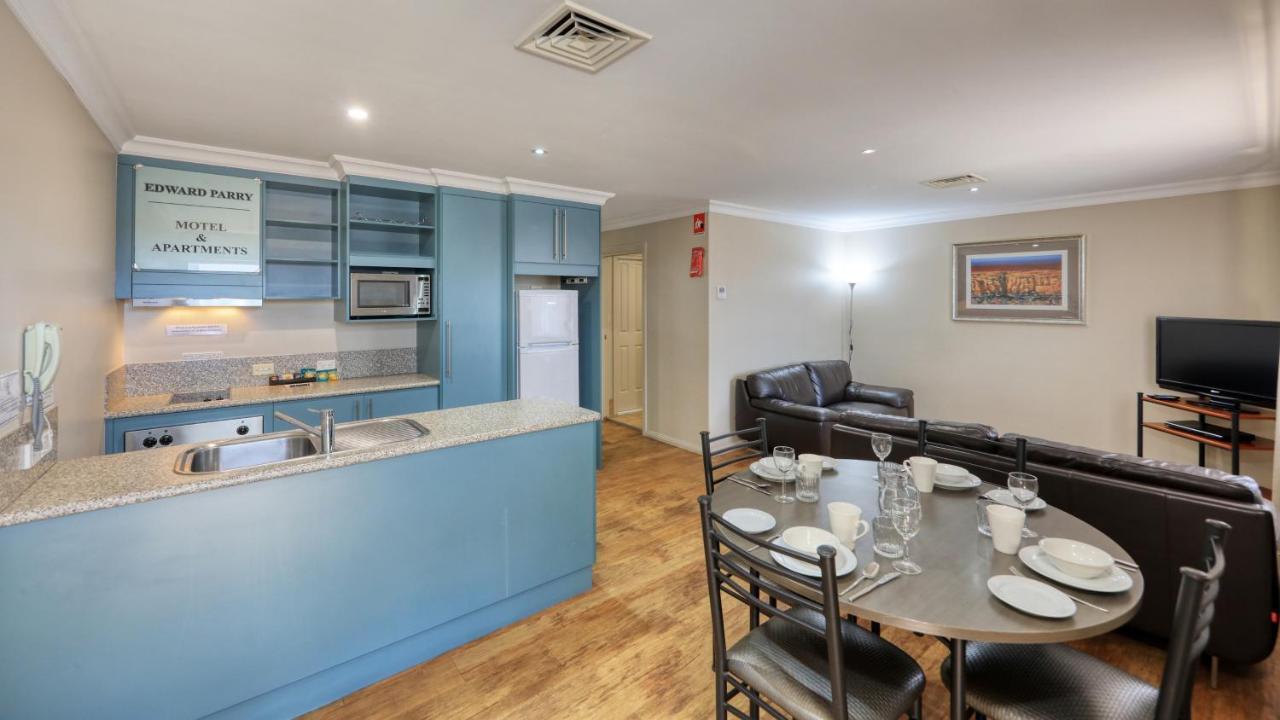 Edward Parry Motel And Apartments Тамуърт Екстериор снимка