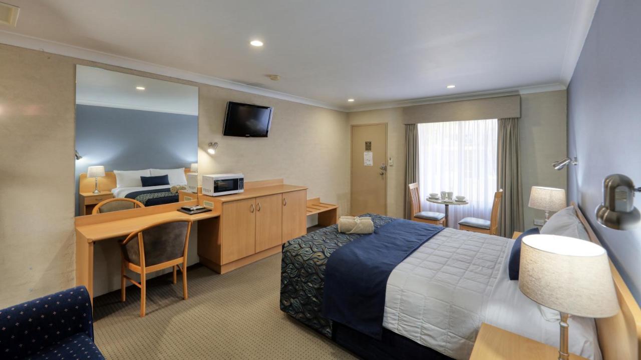 Edward Parry Motel And Apartments Тамуърт Екстериор снимка