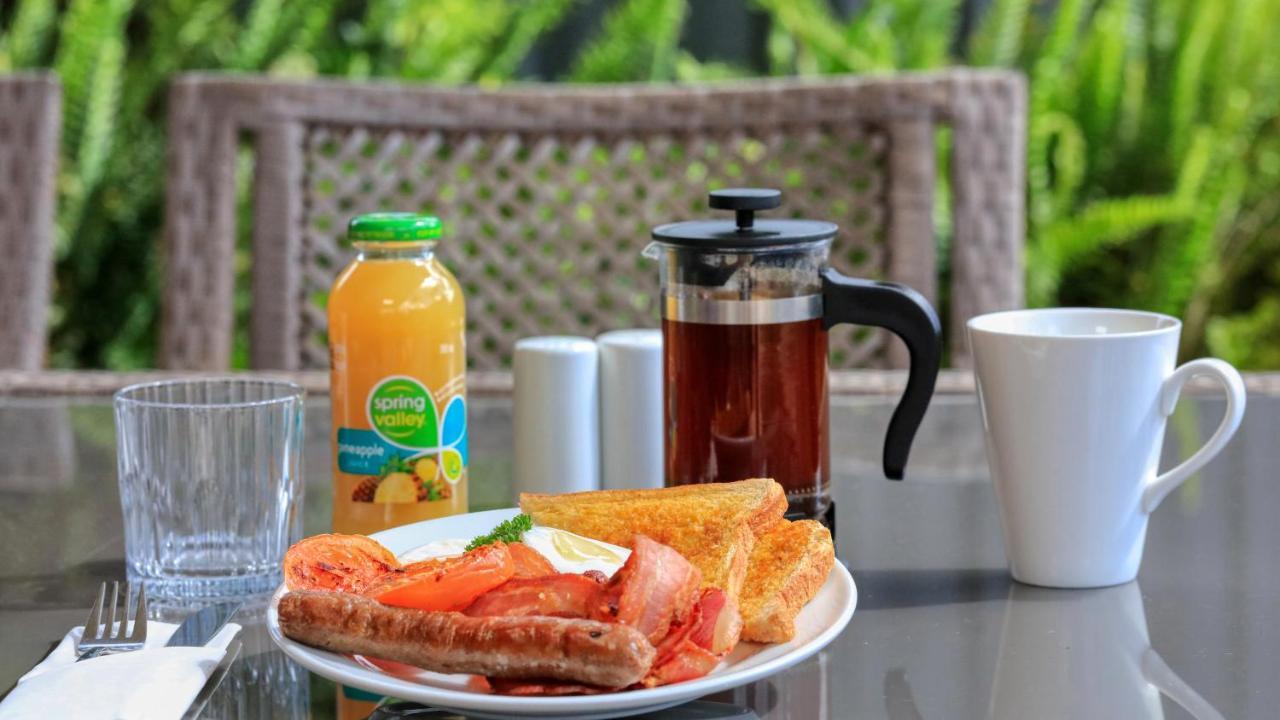Edward Parry Motel And Apartments Тамуърт Екстериор снимка
