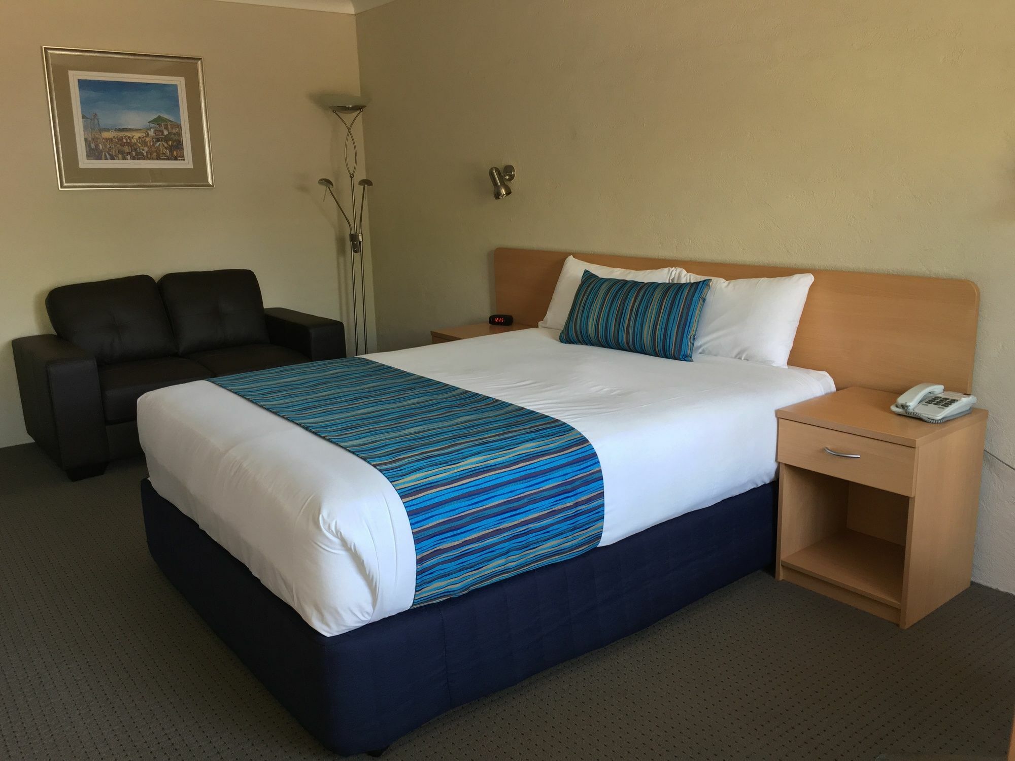 Edward Parry Motel And Apartments Тамуърт Екстериор снимка