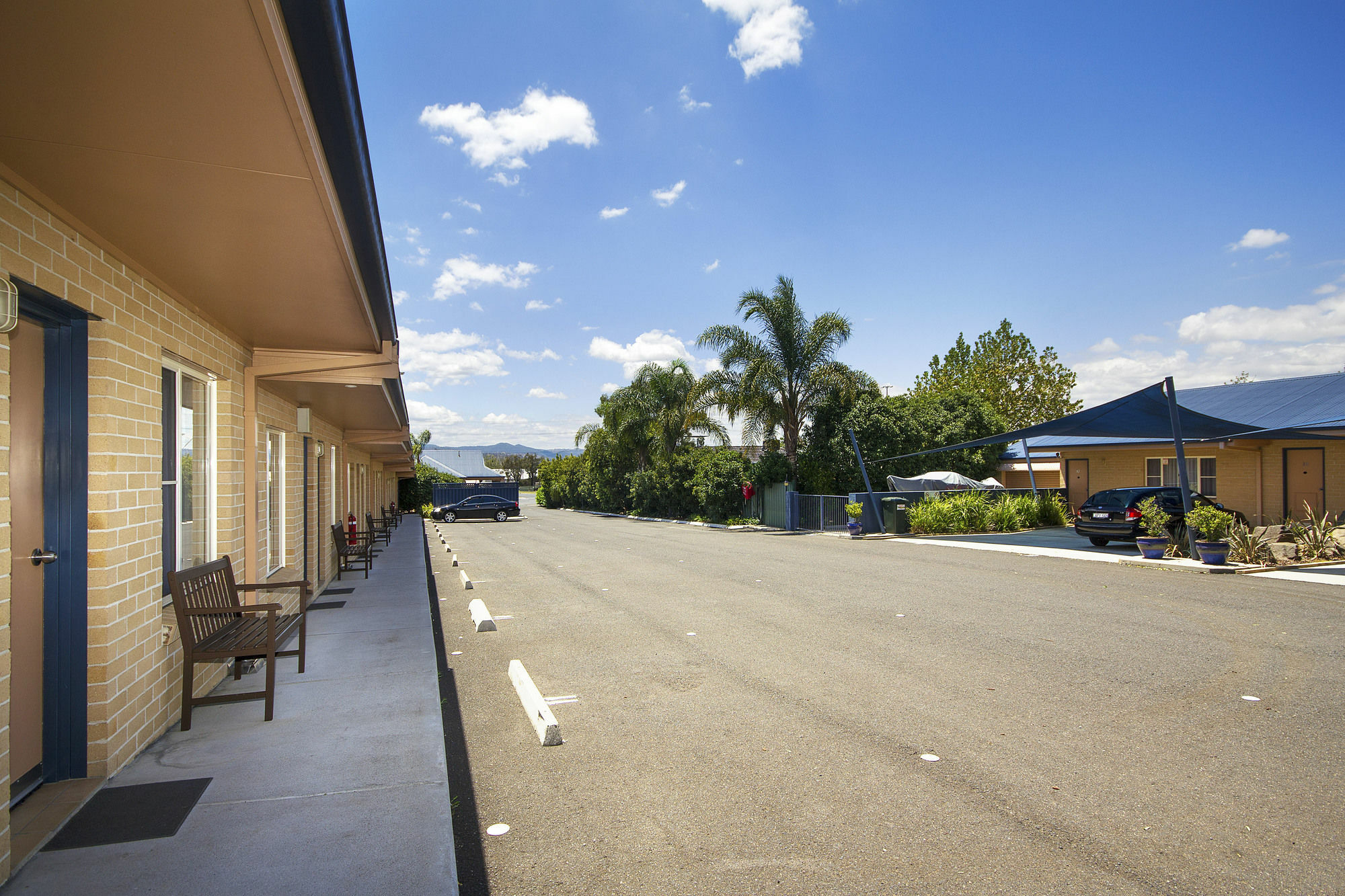 Edward Parry Motel And Apartments Тамуърт Екстериор снимка