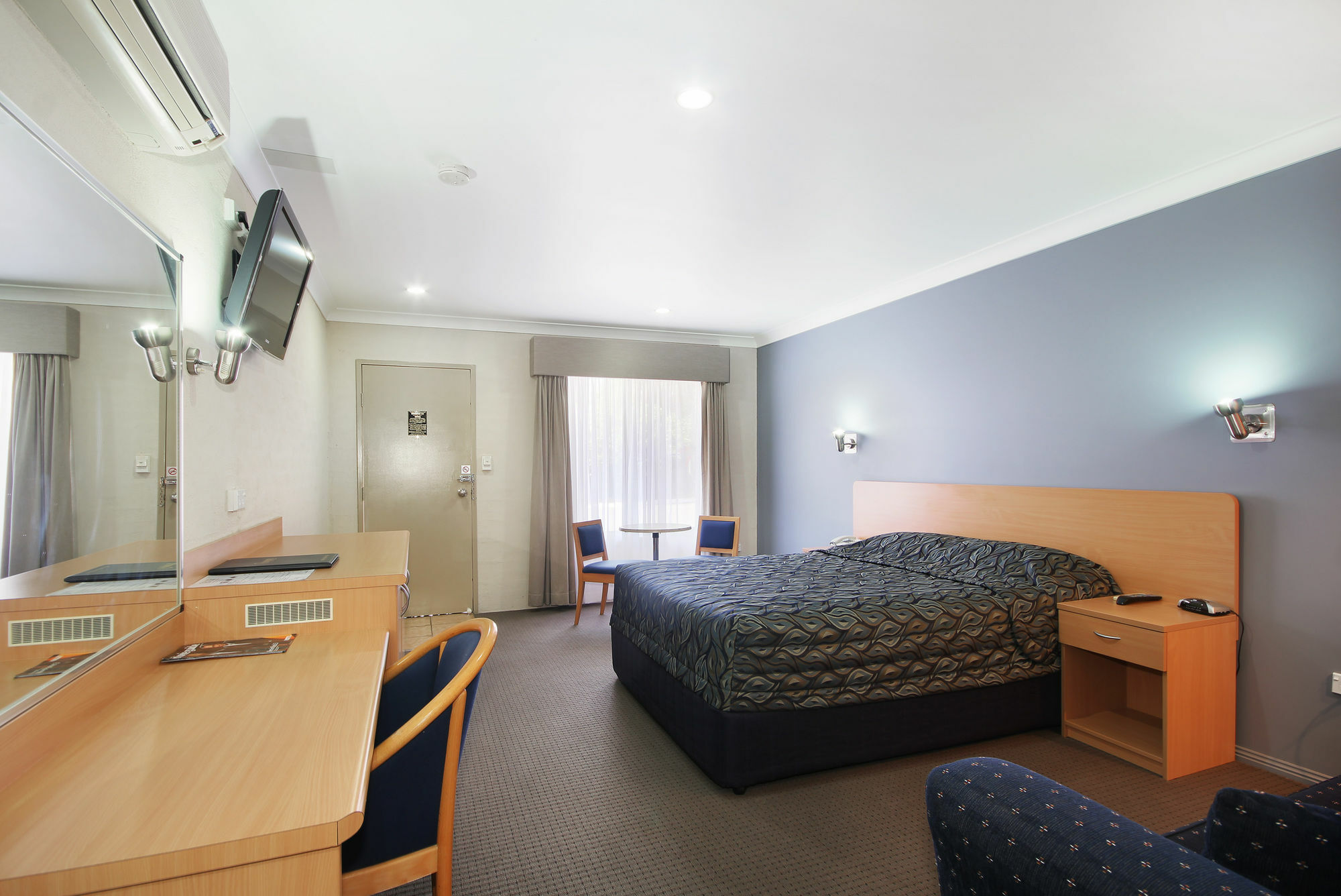 Edward Parry Motel And Apartments Тамуърт Екстериор снимка