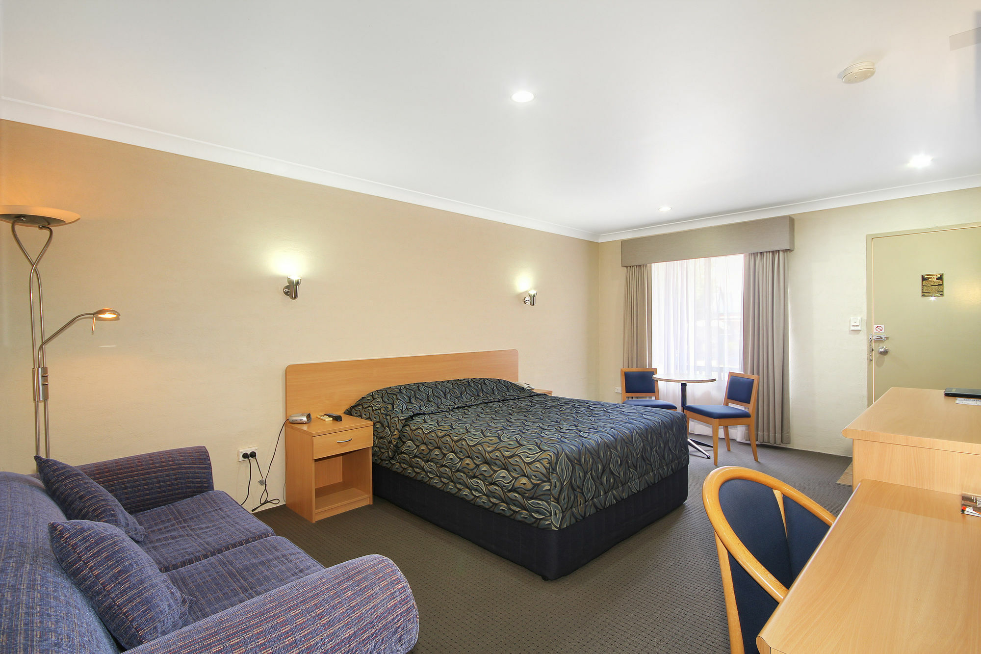 Edward Parry Motel And Apartments Тамуърт Екстериор снимка