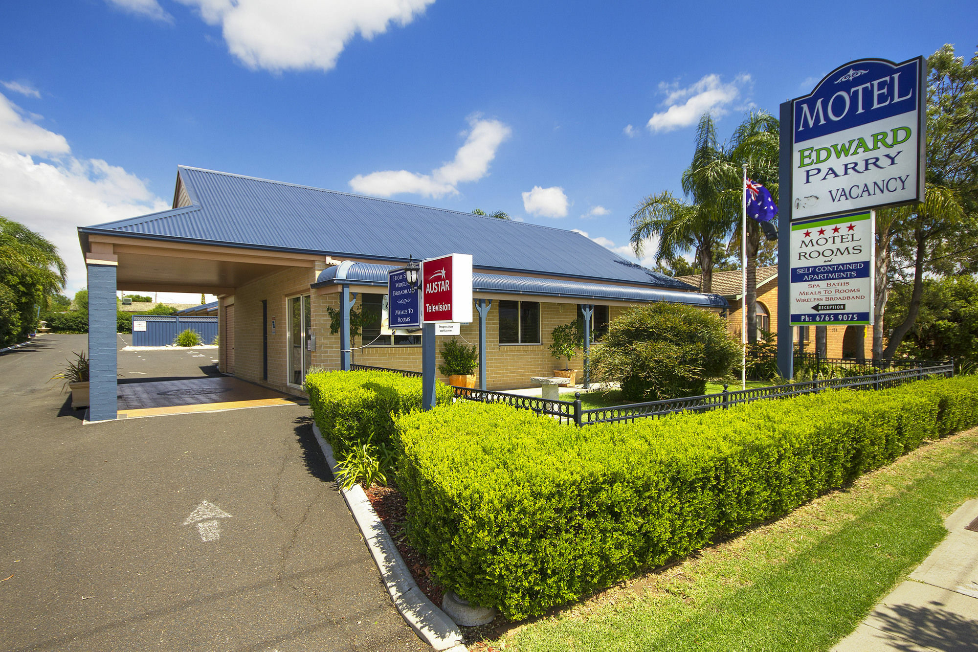 Edward Parry Motel And Apartments Тамуърт Екстериор снимка