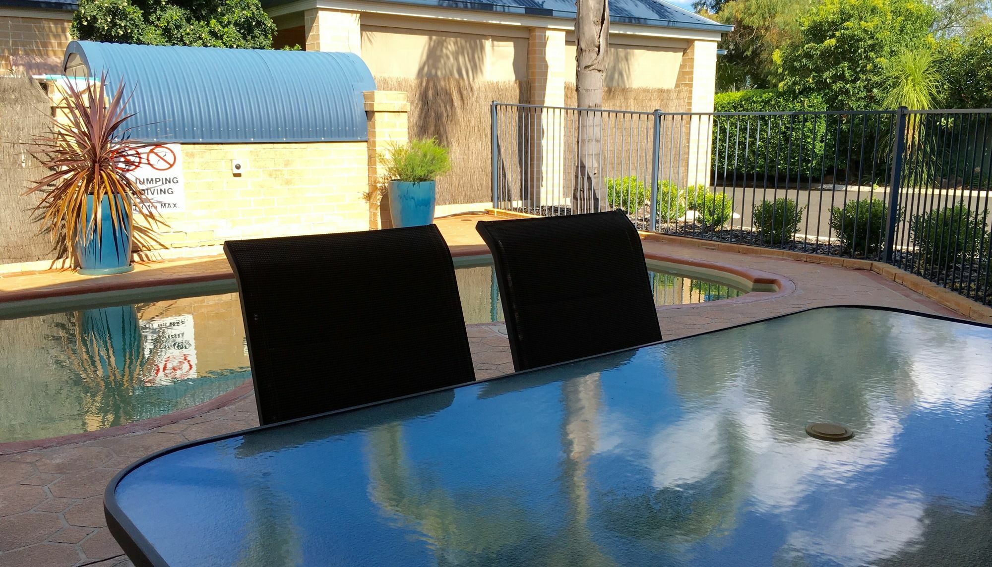 Edward Parry Motel And Apartments Тамуърт Екстериор снимка